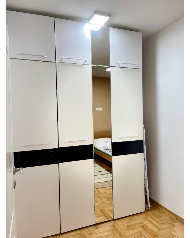 Apartamento Apartman Jelena Sremska Mitrovica Exterior foto